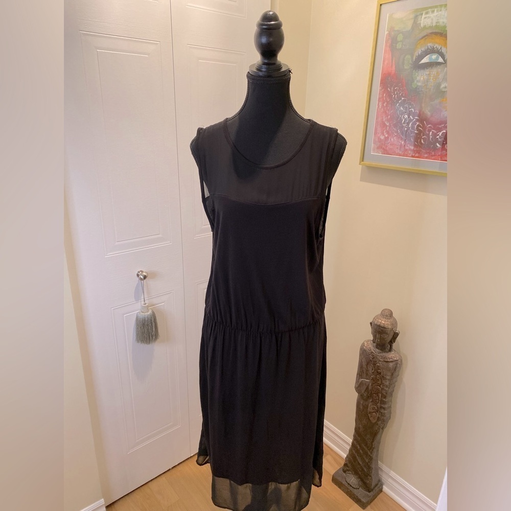 H&M flowy sleeveless sheer partial top and hem  fabric w/ cinched waist 🖤 - Picture 2 of 11